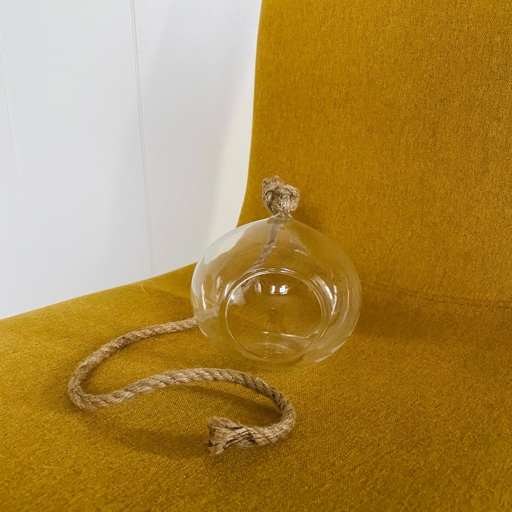 Glass plant hanger